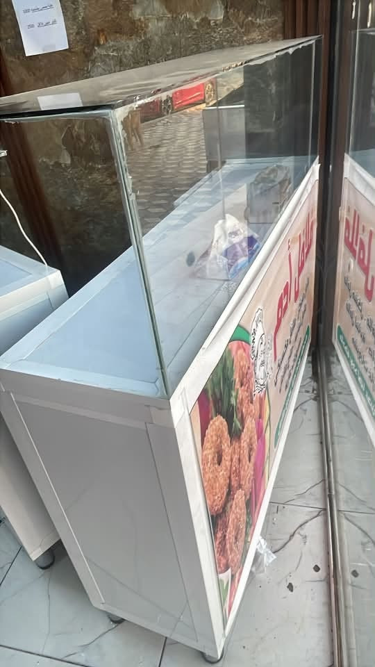 ميز فلافل للبيع كلش نضيف
عنواني بغداد حي الجامعة راسلني واتساب وتدلل ***********
