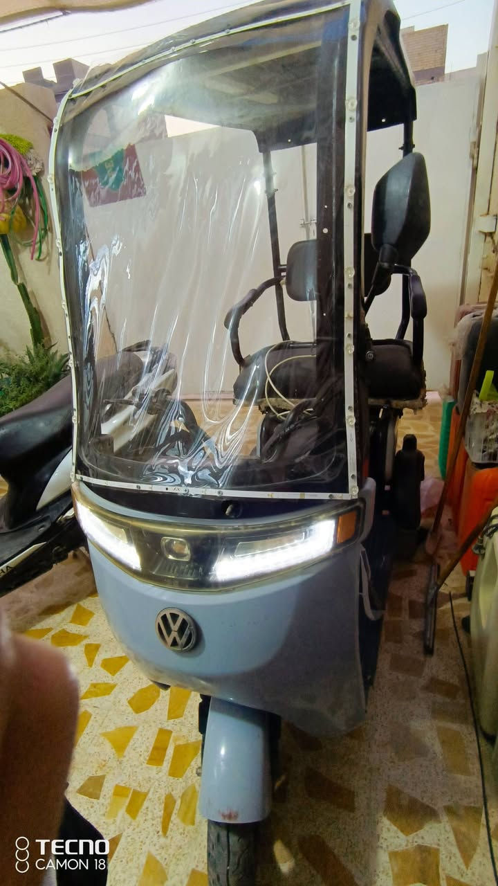 السلام عليكم
دراجه شحن ثلاث ركاب 
خمس بطاريات 
الدراجه كامه مكمله 
مكاني الكاظمية 
رقم ***********
السعر 500 الف
