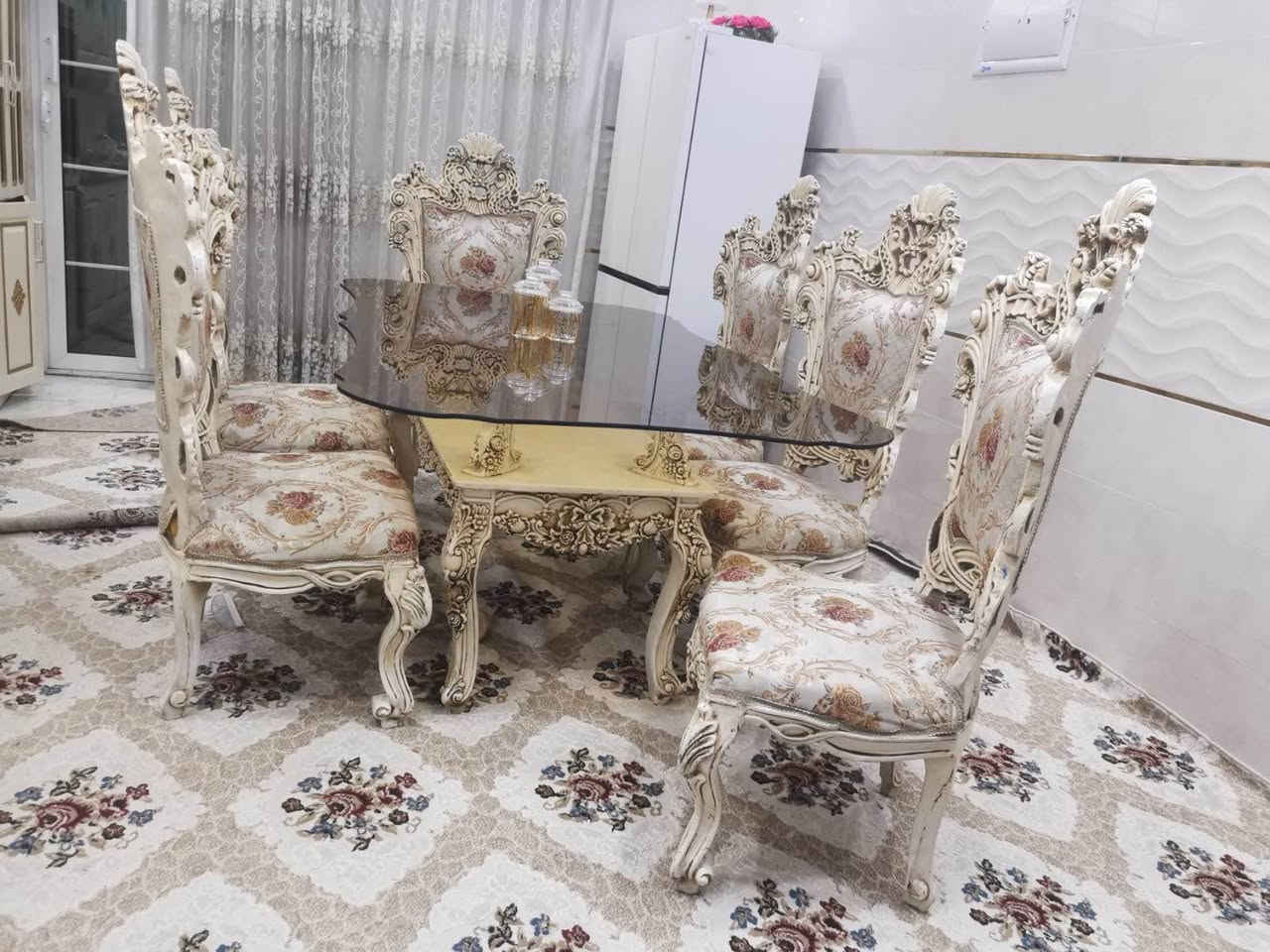 بۆ فرۆشتن بۆ زانیاری زیاتر پەیوەندی بکەن
للبيع: طقم قنفات (كنب) ملكي فاخر بتصميم كلاسيكي مميز
طقم أثاث ملكي فخم يجمع بين الأناقة الكلاسيكية والحرفية العالية، مثالي للمجالس الراقية وغرف الاستقبال التي تبحث عن لمسة من الفخامة الأرستقراطية المكان اربيل لتواصل والسعر راسلني واتساب «««***********  »»»»»» أربيل, العراق
