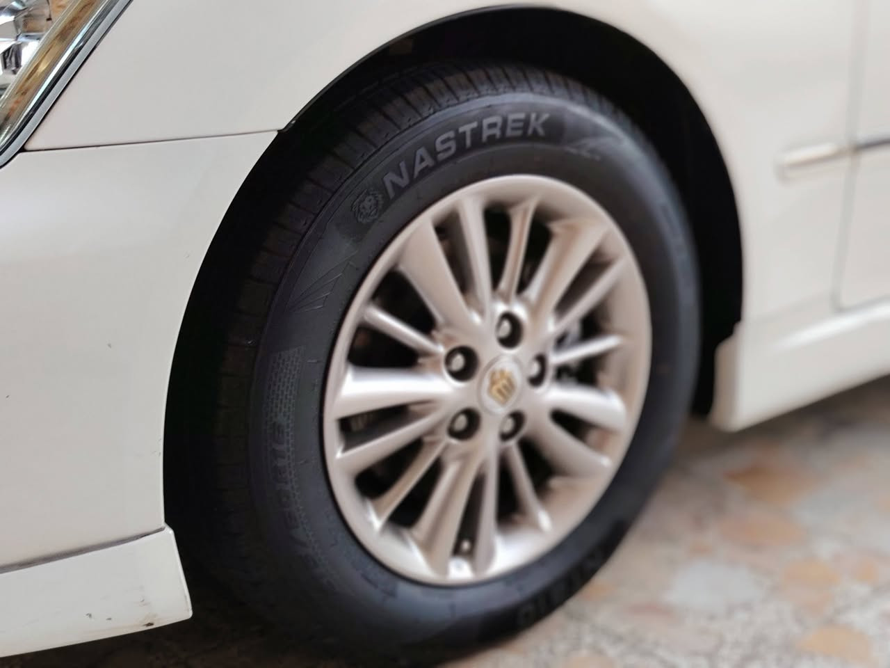 للبيع شاهينه دخول جديد تحويل السياره جديده كفاله صبغ وتبديل وضربه شاصي 82 فول السياره باسمي والفول معروف مايحتاج اذكر المواصفات اي استفسار اتصل على الرقم التالي *********** مكان السياره البصره
