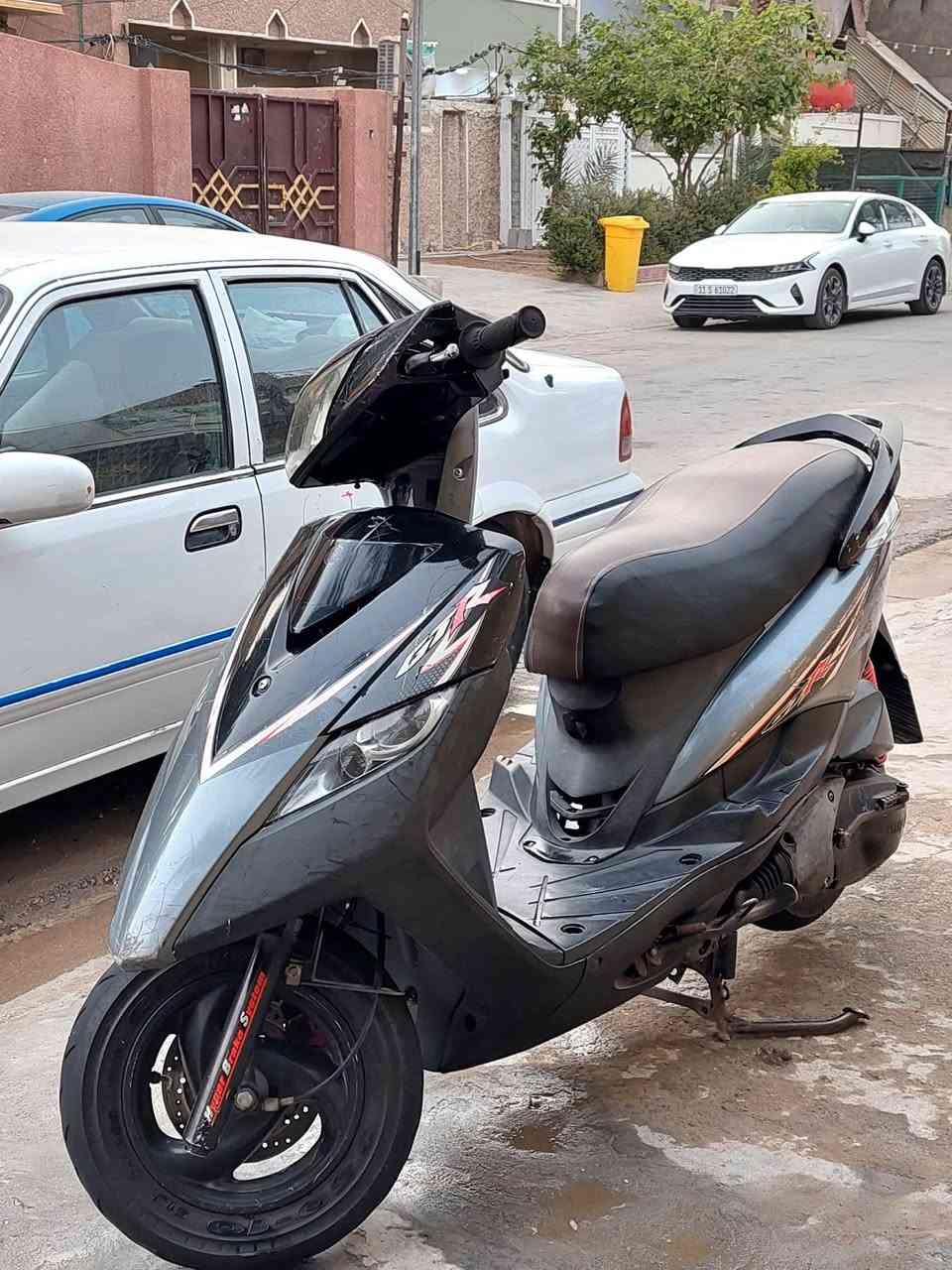 سلام عليكم للبيع دراجه ماكس ثعلب موديل 2006 الدراجة جديده المكينه بل جيس برغي ما مفتوح بيه الدراجه شلعه ومعدل تشك الكاع الدراجة  سعر الدراجة 850 وبيه مجال للطيبين بشهر ال11 طلعت من الرمبه والماكاتبه موجوده مكان الدراجه بغداد الشعله 
رقمي واتساب ***********
