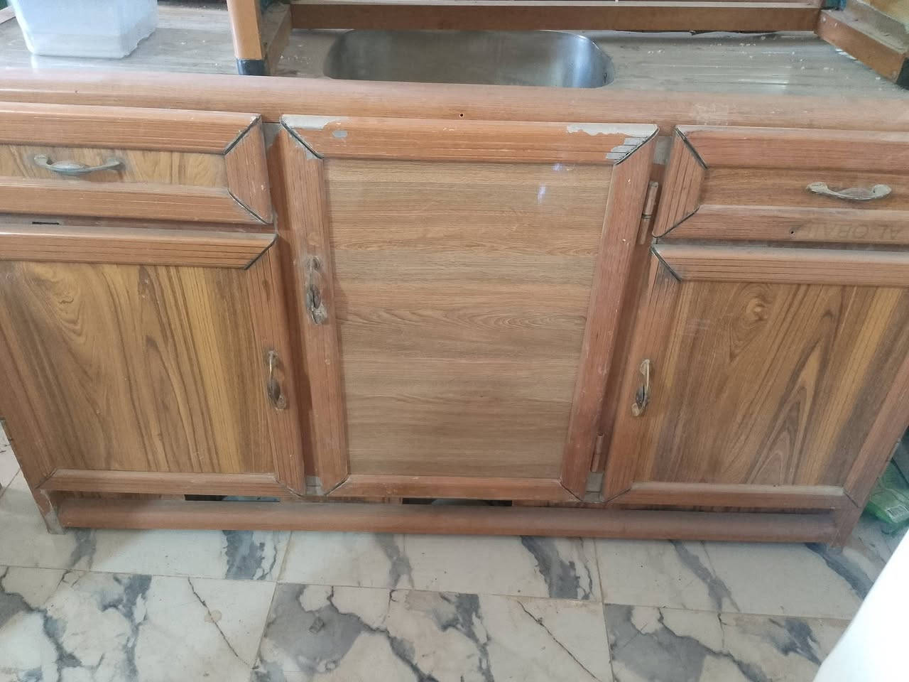 غراض منزليه للبيع العنوان دور نواب الضباط مقابيل السياسين للاستفسار اتصل على الرقم  ‏‏‪***********‬‏
