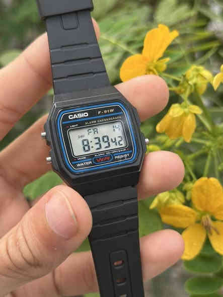 ساعات مال بالة غير مستخدمه نضافه 100/10

كلمن وسعرة ✅

رقمي *********** ☎️

مواصفات الساعات 👇🏽

🌍شاشه ضد الخدش 

🌍بطاريه قويه تدوم اكثر من سنتين 

🌍ضد الماء 

🌍طلاء ثابت 

يوجد خدمه توصيل لجميع محافظات العراق 5 🇮🇶
