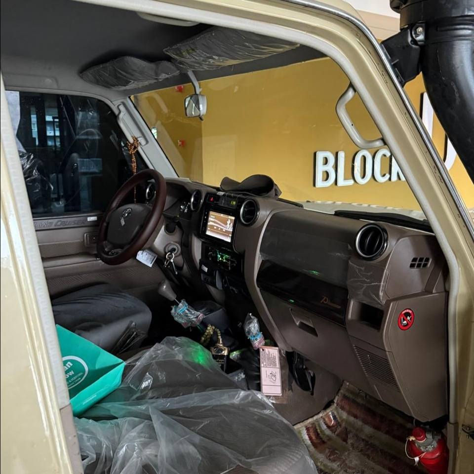 تۆیۆتا لاندکڕۆز مێگزەمین 2015 
بیلاد پۆستاڵ و ٨ وەرەق 
سەیارەکە نموونەیە لە جوانی 
١٦٦٠٠٠ کیلومتر  رۆیشتوە  
یەک پەڵە تەعدیلی هەیە 
مەکینەی سفری ئەورەپی لەسەرە
هیچ مەسرەفێکی تێدانیە 

سـعـر : لە کۆمێنت داوابکە ڕاستەوخۆ بۆت دێت 📥 

گێر و مەکیەنەی بەشەرت 
هیچ کێشەیەکی تێدا نییە 

ژمارەی خاوەنەکەی 
***********
