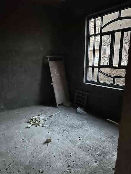 السلام عليكم الدار للبيع 
الموقع شارع ٨٠ محيزم 
المساحة ١٠٠ متر. طابو صرف 
السعر 80  وبي مجال للطيبين 
***********
