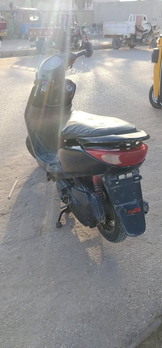 دراجه ادريس للبيع. جاهزه. نكره سلف.
سعره. 350 وبيه مجال قليل


**إذا كنت صاحب هذا الإعلان وتريد حذفه لأي سبب، رجاءا أرسل رسالة إلى الدعم الفني**