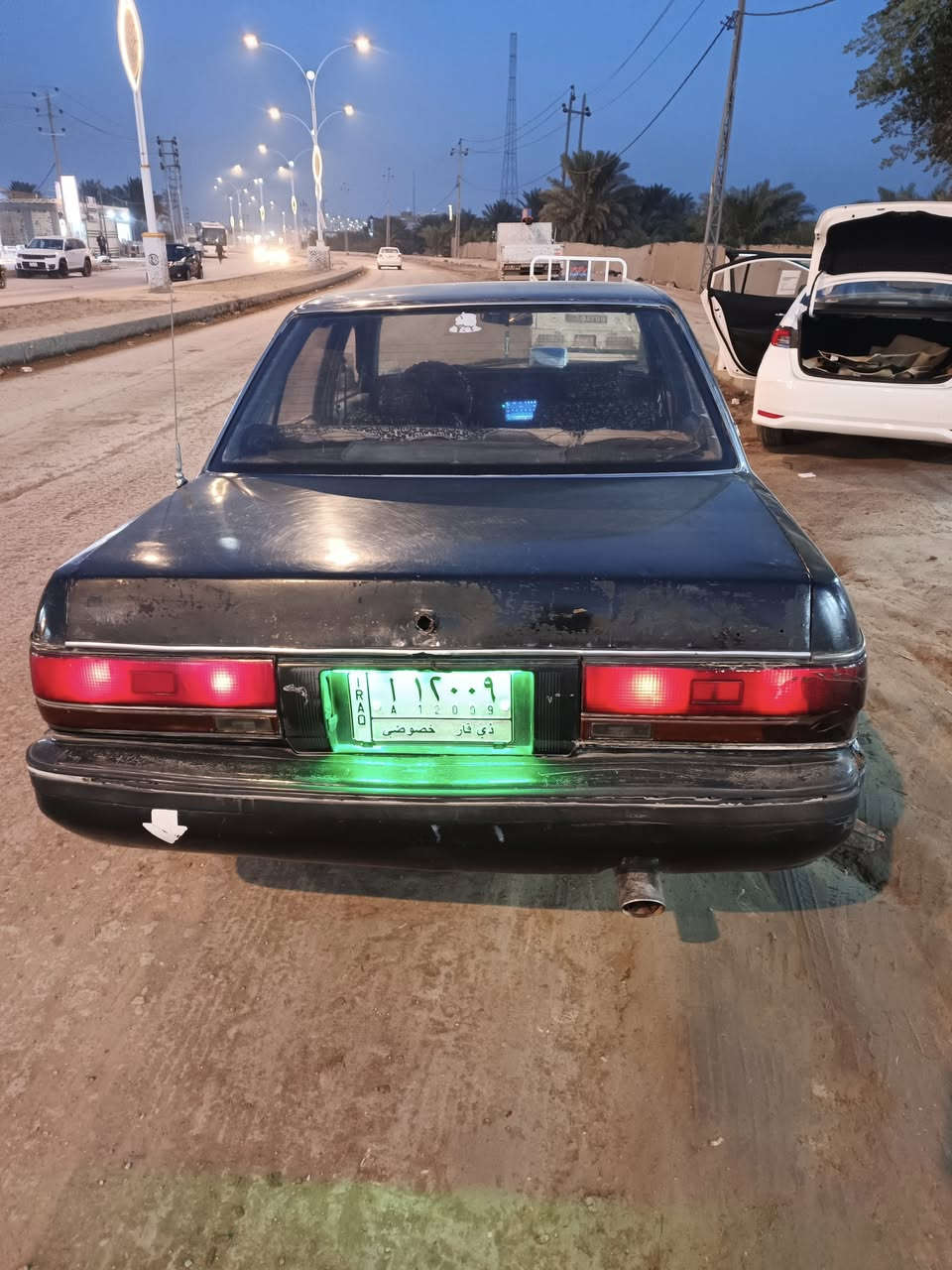 السلام عليكم
سيدان أيسر بلاد للبيع
مكفول من العيب الشرعي
محرك وكير شرط كهربائيات كلها شغالة رقم ذي قار 
السعر  36  بيها شويه مجال العنوان الناصرية 
للاستفسار اتصال على رقم  ***********
