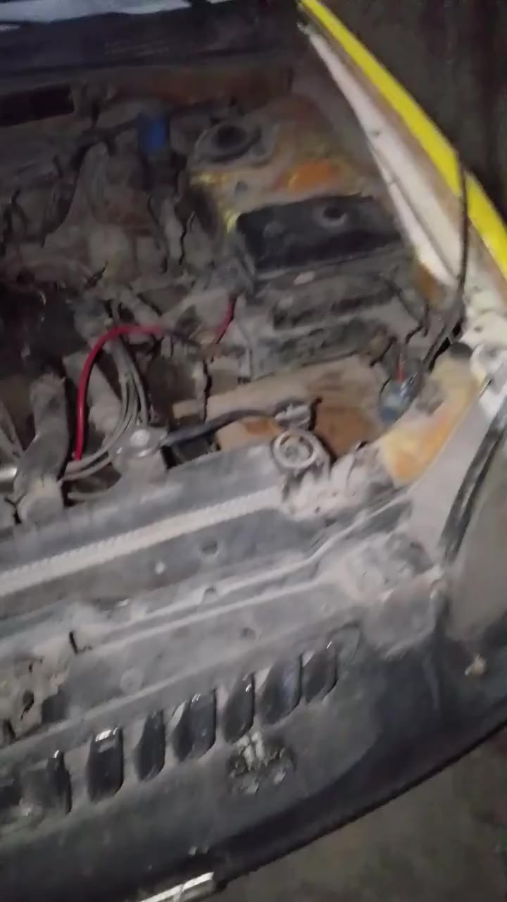 عندي سوناتا منغولي موديل 2000 رقم  كير و محرك كابريتر خير من  الله كشر شوفة عينك راعيها بخانقين يريد تحويل للبيع او مراوس السيارة بغداد مدينه الصدر ***********
