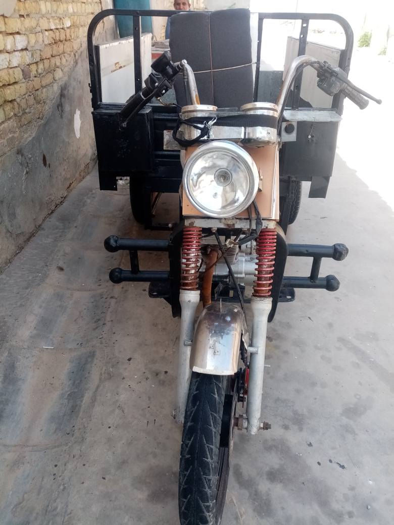 سلام عليكم 
ستوته MTR گلك موديل 2013
نقصها ابريك خلفي فقط سعر 550وبيها مجال 
للاتصال  واتساب فقط ***********
