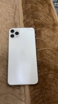 ايفون ١١برو ماكس  الجهاز ما مفتوح ع وضع الشركه بطاريه٧٢ ذاكره256 فقط ا...