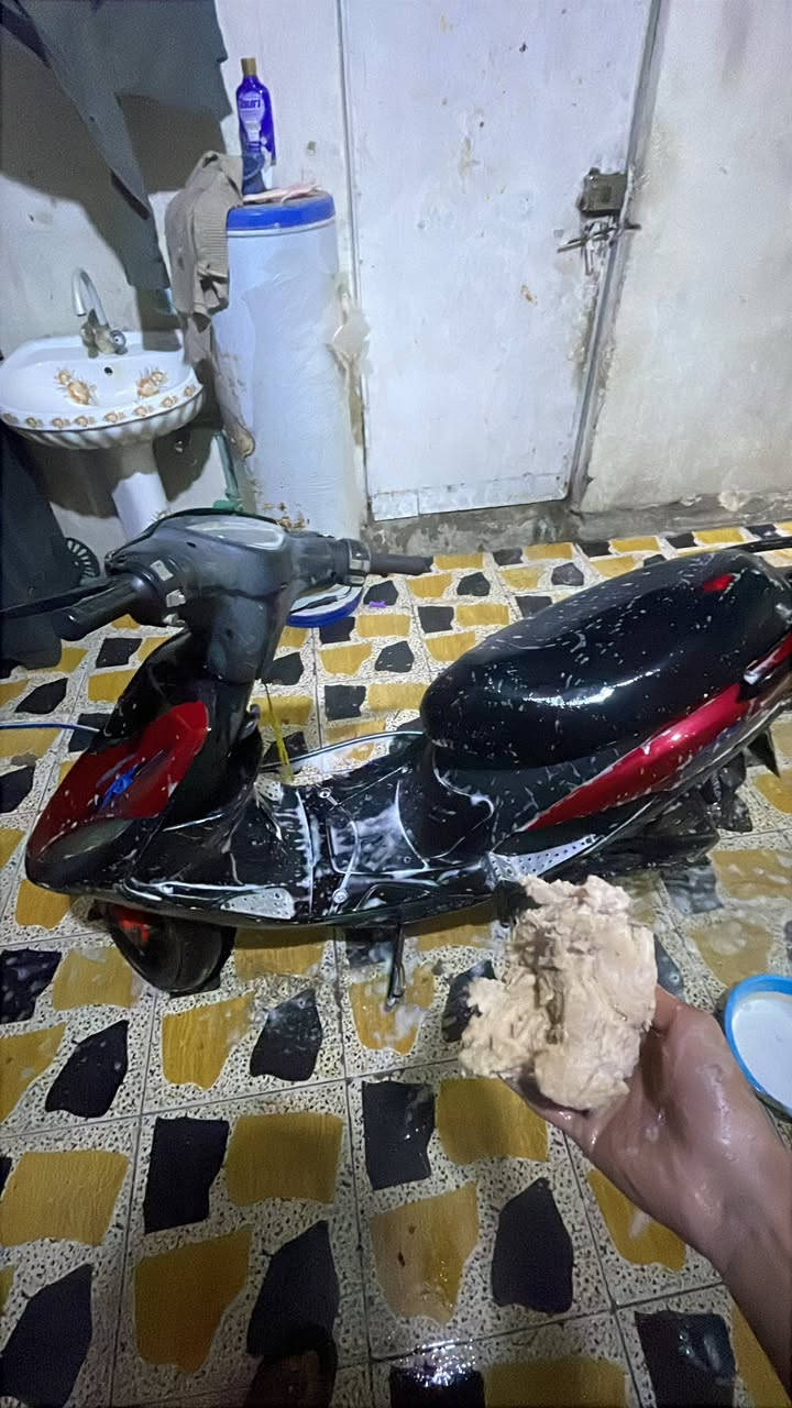 السلام عليكم 
دراجه ماكس مفتوحه 49 كامله ماناقصه شي فقط باتري وعليه ادامه كامله شلعه ومعدل دراجه حلوه مال بيت السعر 600 وبيه مجال مكاني شارع التاميم قرب افران السوداني ***********
