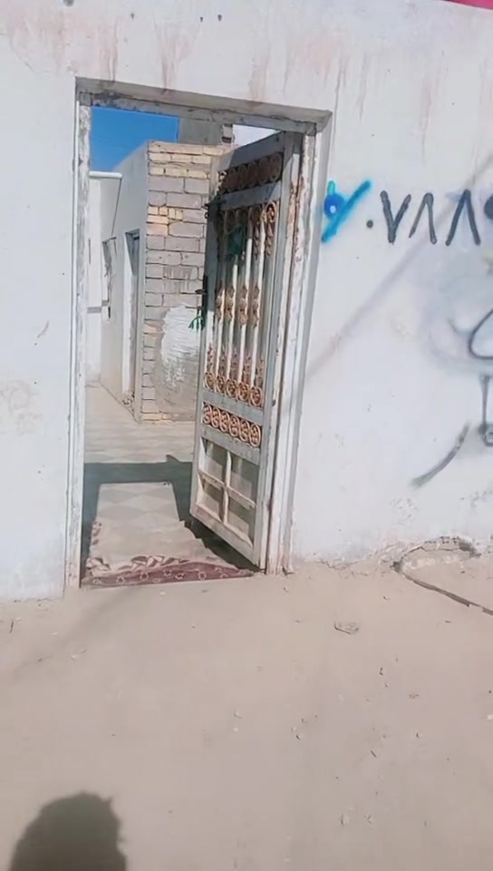 بيت زراعي بالاسكان الصناعي مساحه 100متربيه وصل تطويب وياه قطعه زراعي بالسبل بالنزله الثانيه مساحه 200متر ثنينهن مراوس بيت نضيف ***********

