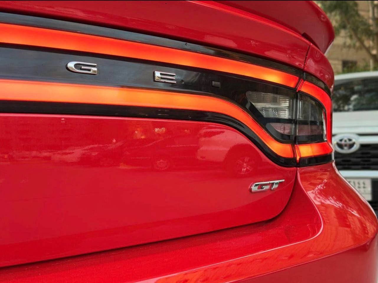 يالله 
السلام عليكم ورحمة الله وبركاته 
دوج جارجر GT 2019 خليجي كفاله عامه حتى من الشخط والرصعه 
فول المواصفات 
فتحه 
لون مميز 
كشنات كهرباء جلد 
باقي مواصفات معروفه 
السعر 300 $ وبيه مجال 
الموقع ؛ فلوجه 
التلفون ؛ ***********
