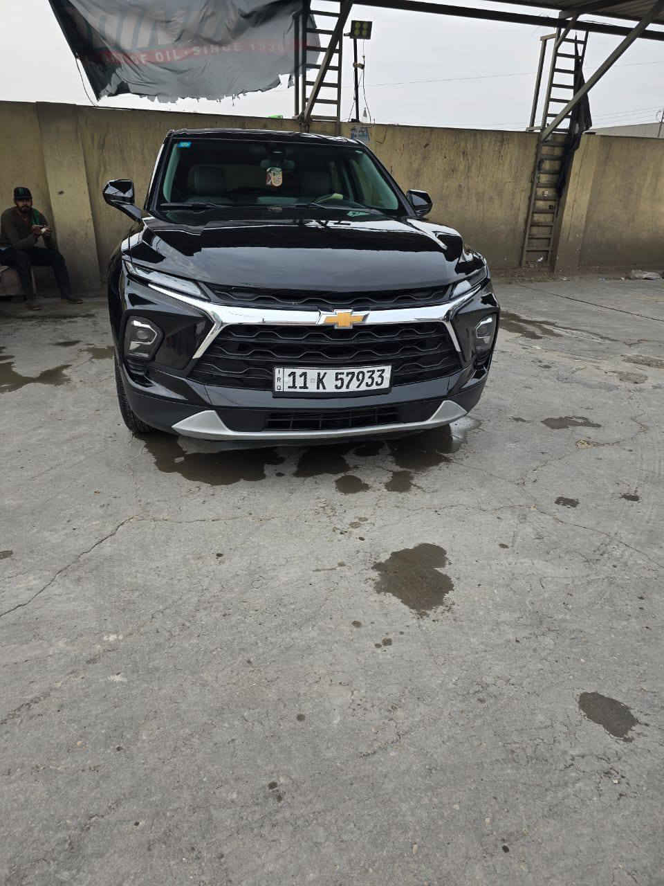 السلام عليكم
سياره بلايزر موديل 2023 ماشيه 29ميل 
مكاني بغداد بسمايه سونار موجود بالصور مكينه 2000تيربو 
السعر 165وبيها مجال رقم صاحبها ***********
