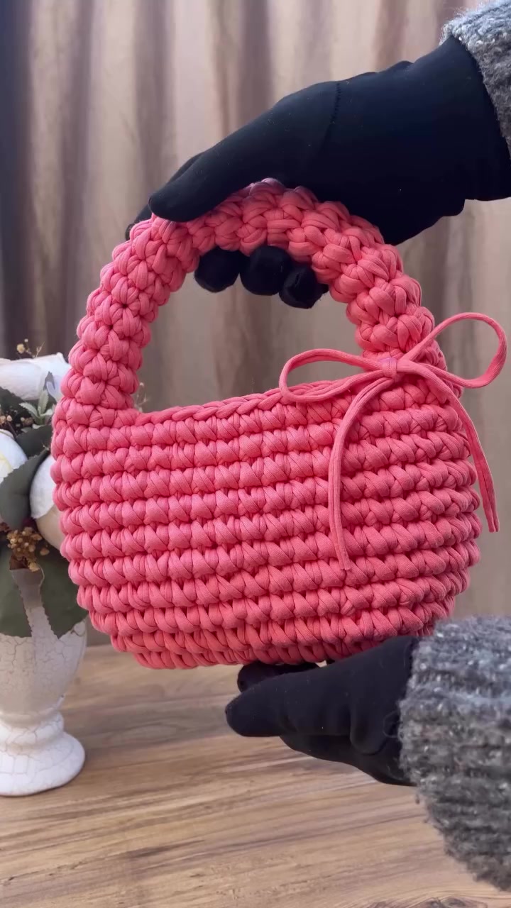 و أبي شنطة كروشيه من دفء للعيد🤭
حقيبة صغيرة👛
قطعة مميزة ولطيفة 🎀
تنفع كهدية لبنوتاتكم الحلوات بالعيد 🎉🎊

#كروشيه #العراق #اكسبلور #عيد #عيديات


**إذا كنت صاحب هذا الإعلان وتريد حذفه لأي سبب، رجاءا أرسل رسالة إلى الدعم الفني**