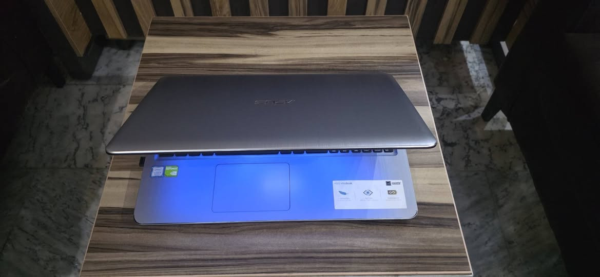 سلام عليكم
Asus VivoBook

المواصفات

Ram8

SSD 512GB

Core i5-8th 

كرت الشاشة NVIDIA 920MX 2GB

لابتوب مناسب للألعاب والدراسة والشغل الهندسي

اللابتوب كلش نضيف وادائة قوي
موجود بغداد - المنصور
تواصل ***********
