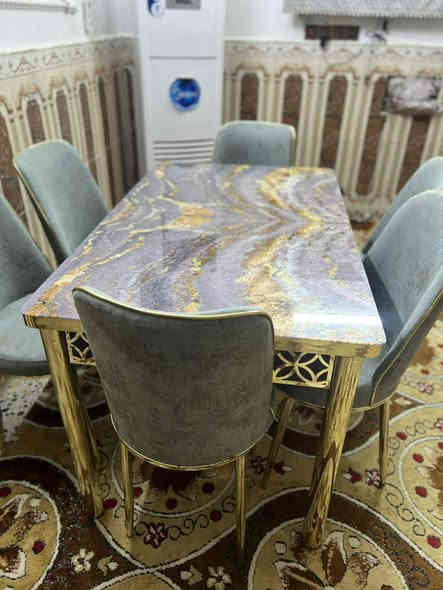 ميز طعام 6 كراسي اخو جديد سعرة 200 قفل مكان بغداد المحمودية
***********
