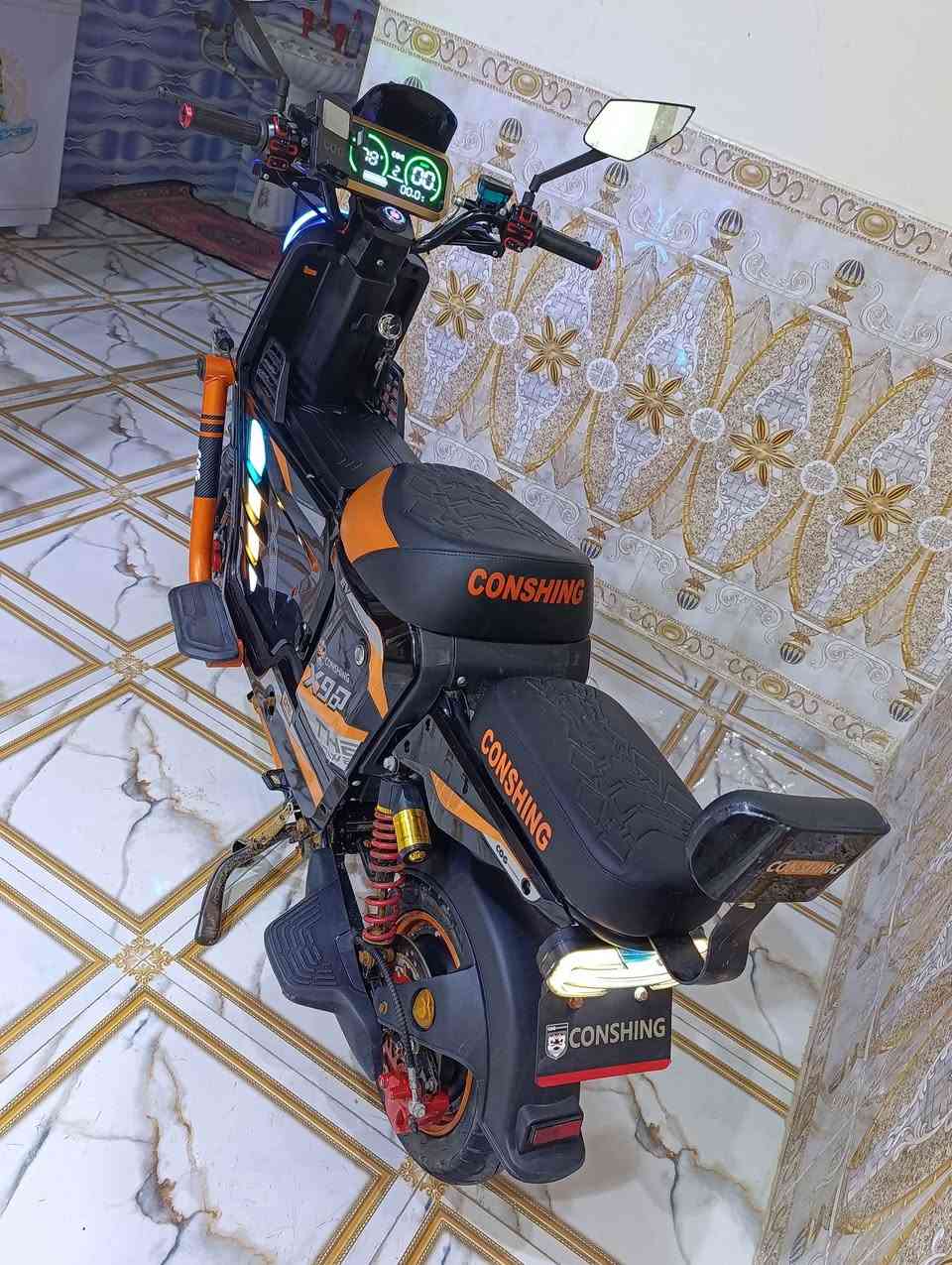 السلام عليكم 
دراجه شحن x900 جديده كلش 2026 بيها 6 بطاريات مو 5 حجم 33 امبير كامله كهربائيات اشاير هورن لايت وياها شاحنه رقميه الاصليه درجه مفوله وما ينقصها شي وجديده كلش وكامله ملحقاته ووصلها موجود الدراجه مكفوله من كلشي  مكاني بصره ابو الخصيب بالعوجه اللي تفيده يراسلني واتساب وبخدمه
*********** ابو الخصيب, البصرة
