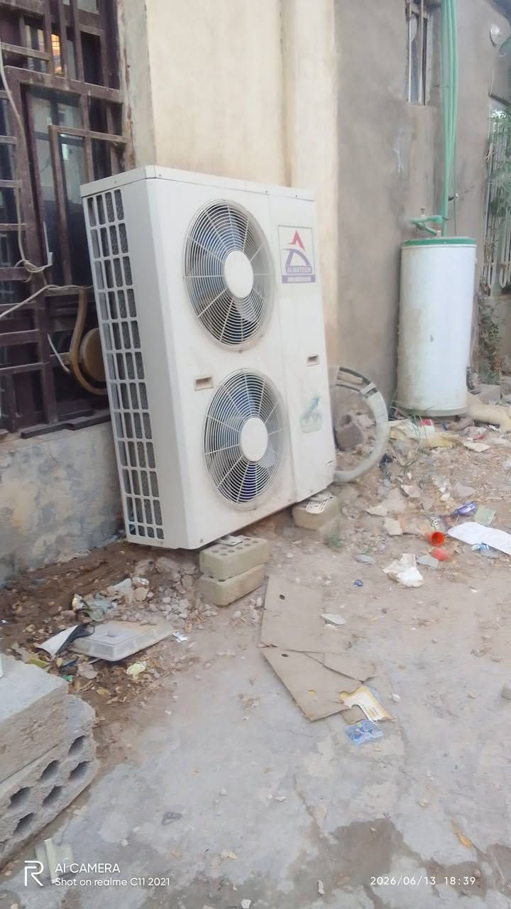 سبلت المتين للبيع 3طن نظيف اي ظرر مابي مستعجلين ع البيعه للتواصل ***********
