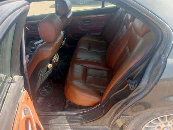 سلام عليكم ... 
مكينه 740/8
فول مواصفات 
السياره جارده شويه 
وصدر 70%
ابطانه السايق تعبانه شويه 
تايراتها نص عمر 
*********** رقمي
