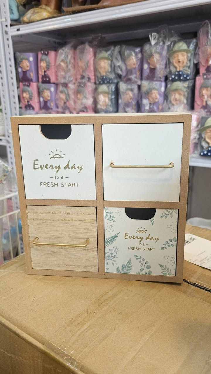 لوكرات منظم 🛑الإبداع خشب 🛑ومجرات 
وزن ثقيل 

موديلات مختلفه 🛑🛑 واسعار مختلفه 🚕


**إذا كنت صاحب هذا الإعلان وتريد حذفه لأي سبب، رجاءا أرسل رسالة إلى الدعم الفني**