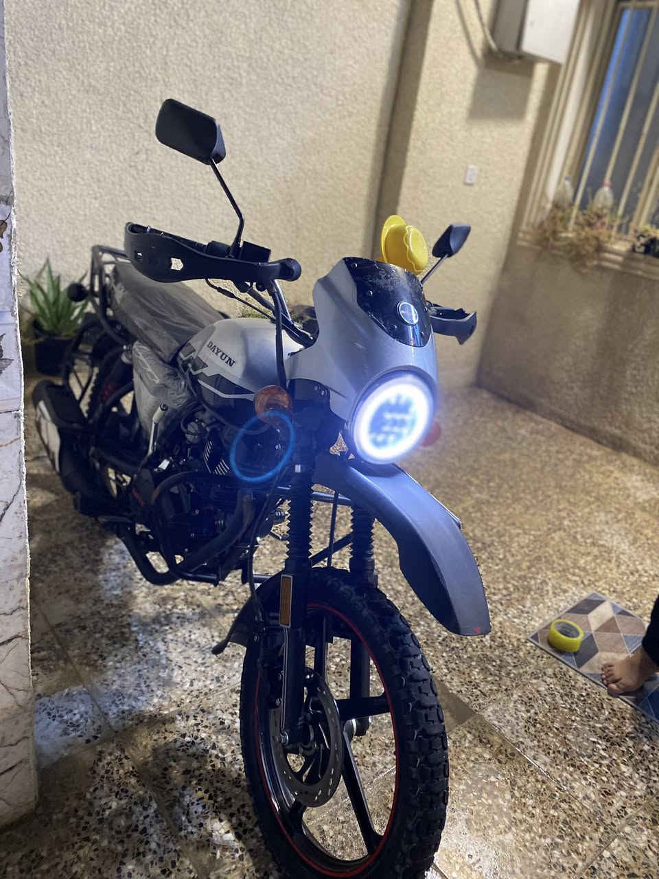 للبيع دايون 2023 دراجه جديده ماشيه 7000  سعر مليونين و350 وبيها مجال رقم أربيل ***********
