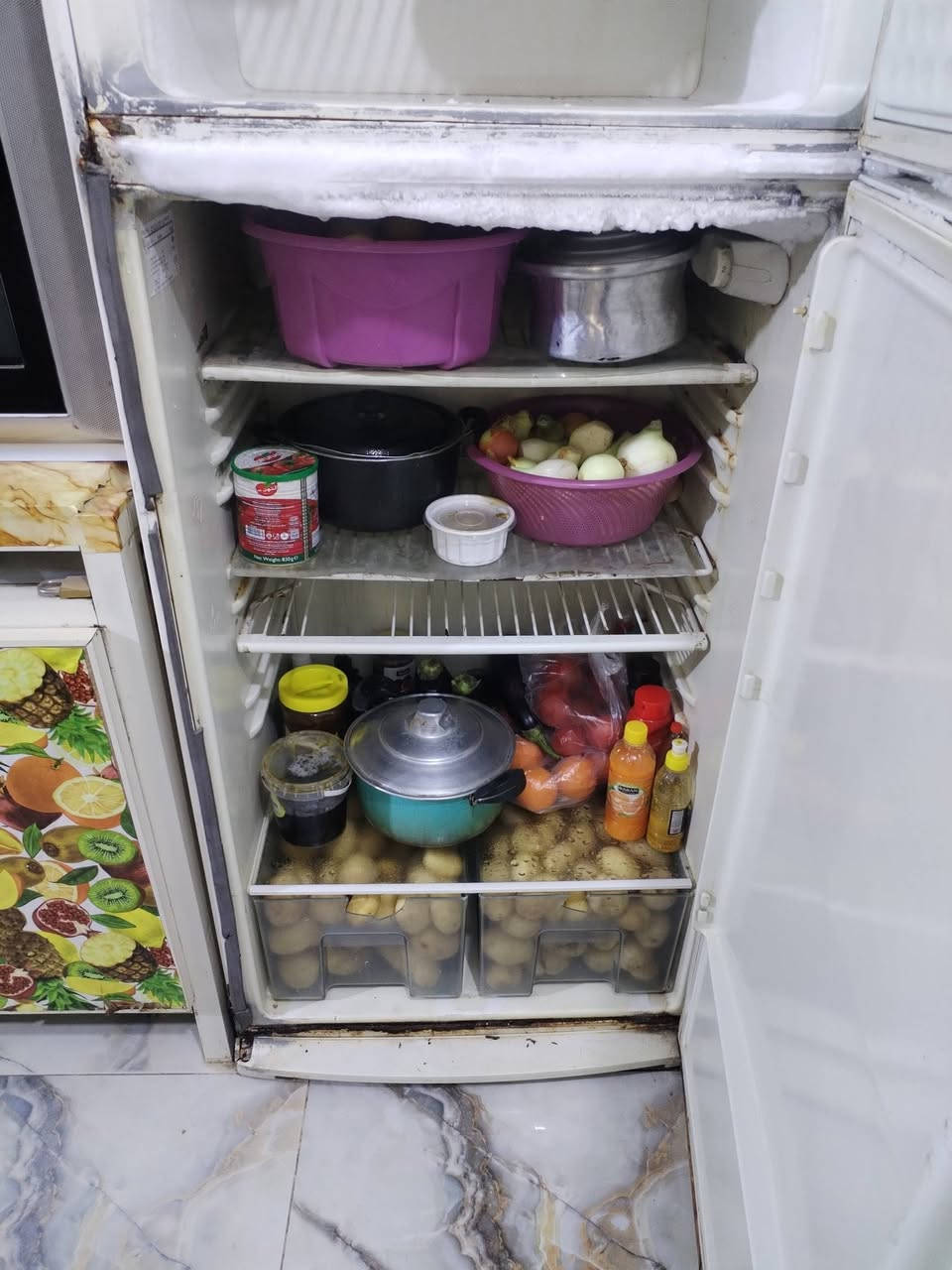 يوجد ثلاجه للبيع ***********
