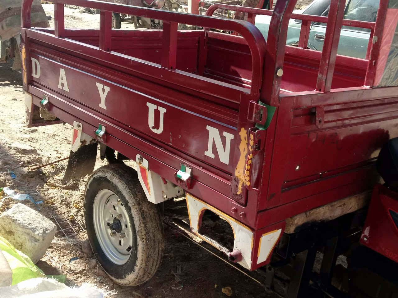 سلام عليكم ستوته للبيع مديل 2015سعره 1550وبي مجال مكاني سوق الشيوخ حي العسكري ***********
