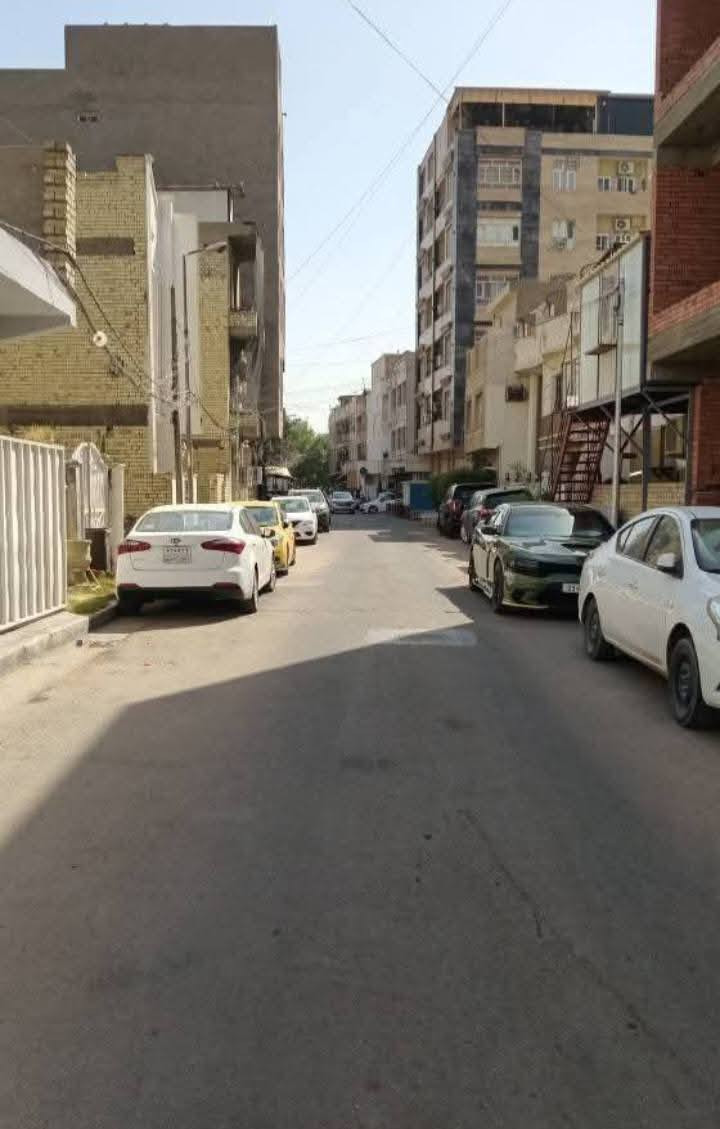 دار للبيع مساحه ٥٦م ركن بناء جدا نضيف سنة ٢٠١٠ يحتوي على ٤نوم صاله مطبخ معزول حمامات عدد٣ العنوان الاعظميه مقابل بدالة الاعظميه يرهم سكني وتجاري بدون دلاليه اتصال ***********
