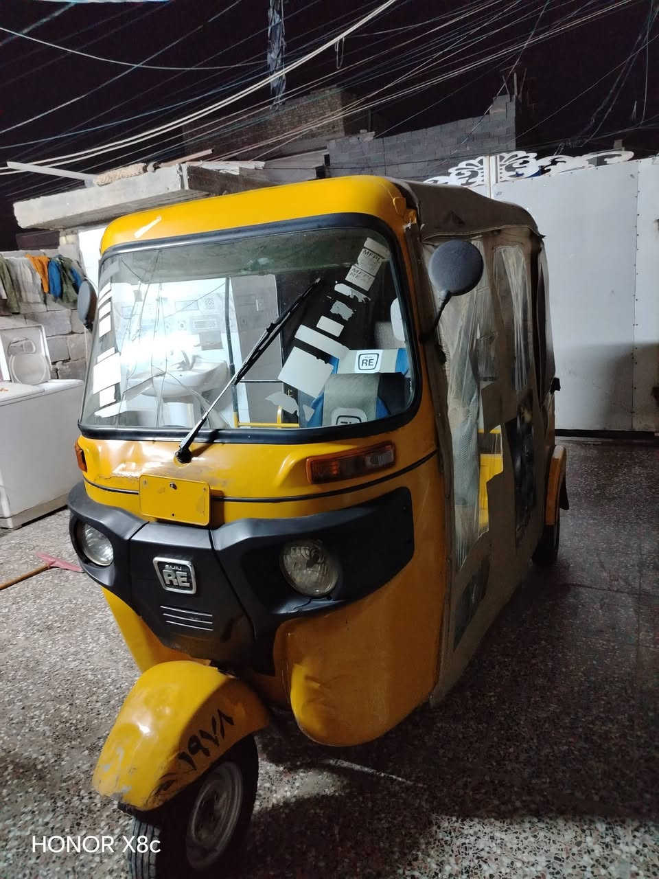 السلام عليكم تكتك موديل 19شهر12 يوم 20 يعني تعتبر 20  التكتك معمره الدوسات  مكفوله من الضربه
6 وربع وبيه مجال  *********** مكاني مدينه الصدر
