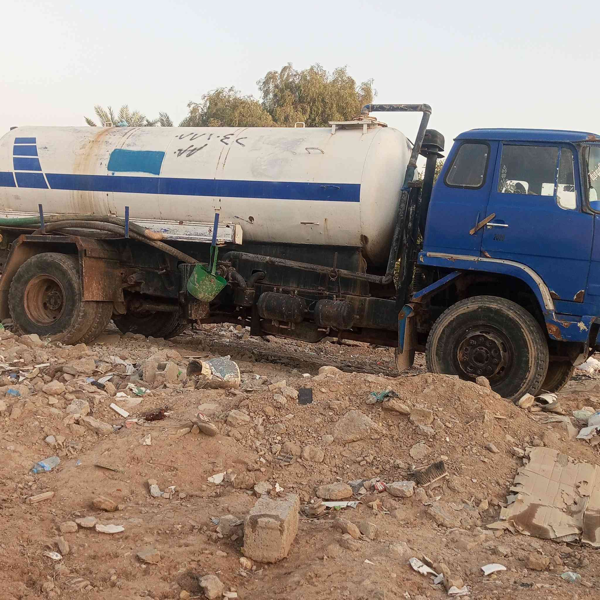 هينو للبيع 8طن سحب مياه ثقيلة للاستفسار الاتصال على هذا الرقم ***********
