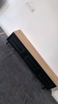 ميز طعام • ميز بلازما • أثاث