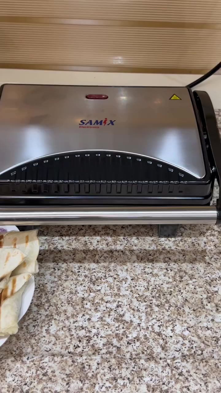 كابسة صاج ب 25 ألف بس

المميزات:

صفائح مغطاة بطبقة مقاومة للإلتصاق
غطاء ستنلس ستيل مقاوم للصدأ
مؤشر ضوئي لحالة التشغيل والإطفاء
صينية لتقطير الزيت
زاوية فتح 90 درجة
قفل امان للحماية اثناء التشغيل
ضمان لمدة سنة من تاريخ الشراء

 #كابسة #صاج


**إذا كنت صاحب هذا الإعلان وتريد حذفه لأي سبب، رجاءا أرسل رسالة إلى الدعم الفني**