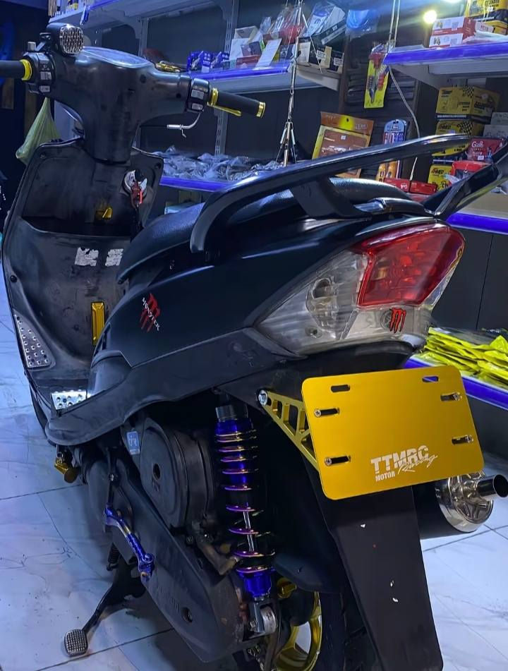 سلام عليكم 
ماكس عدلة لبيع مكينة ما مفتوحة الدراجة مكفولة وكلشي شغال لاياتات اشاير عداد كلجات رياضية سلف هندر عقل رياضي الدراجة بيهة مكاتبة واني راعيهة 
السعر 850 وبيهة مجال
العنوان البصرة 
الهاتف ***********
