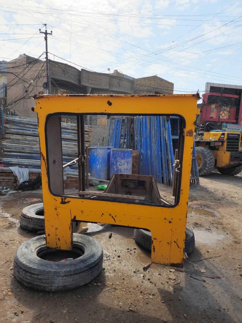 السلام عليكم قماره البيع كوماتسو70.   ***********
