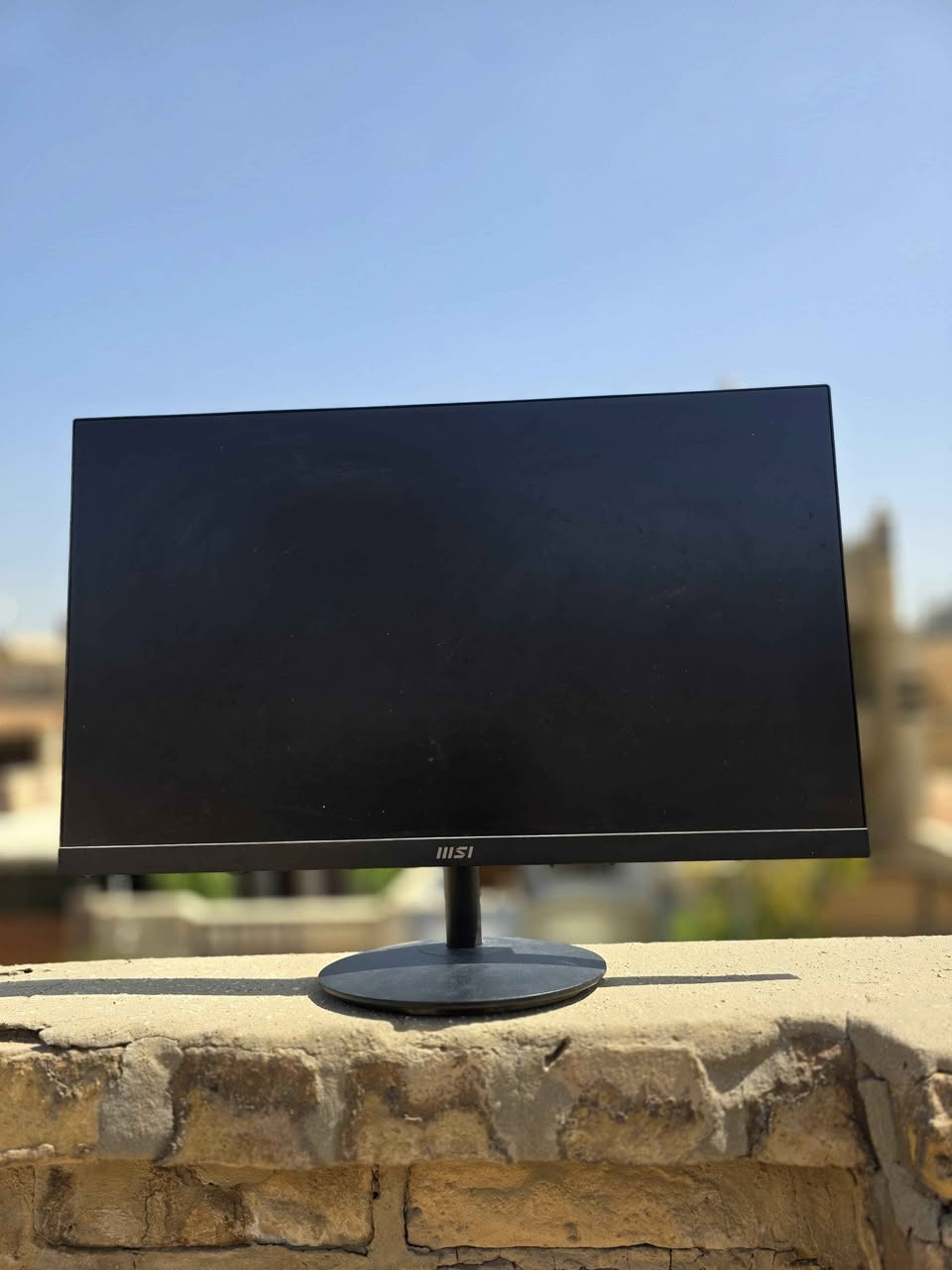 شاشة msi 1920x1080 fhd 
100 Hz
27 inch
الشاشة نظافتهة ١٠٠ بال ١٠٠ مستعمله استعمال كلش قليل شخط مابيهة السعر ١٦٥ الف *********** المكان بغداد بغداد, العراق
