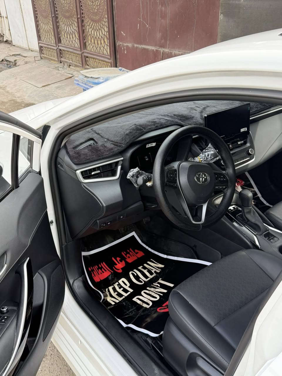 � للبيع – تويوتا كورولا 2025
🔹 الشكل: خليجي
🔹 المشي: 7,900 كم
🔹 الحالة: ممتازة جدًا
🔹 مكفولة: كفالة عامة 
🔹 وكالة (ما بيها صبغ ولا بارد)

💰 السعر: 164$ 
🔧 قابل للتفاوض البسيط

📍 العنوان: بغداد – زيونة أو بغداد الجديدة
📞 رقم الهاتف: ***********
