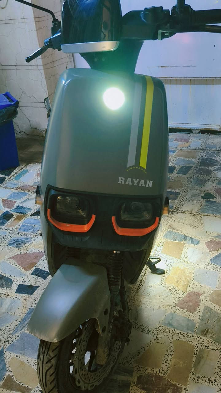 سلام وعليكم

دراجه ام عيون من شركه ریان دراجه مستخدمه اقل من ثلاثه اشهر بطاريات جديده خير من الله دراجه نضافتها 80%
(بيها دبلات مبدلات) 
المواصفات علامه ضوئيه نضام R ، او رجوع للخلف، ثلاثه سرع السرعه الفعليه 53 حقيقي سعر 625 الف بيع نقط
رقم الاستفسار ***********
