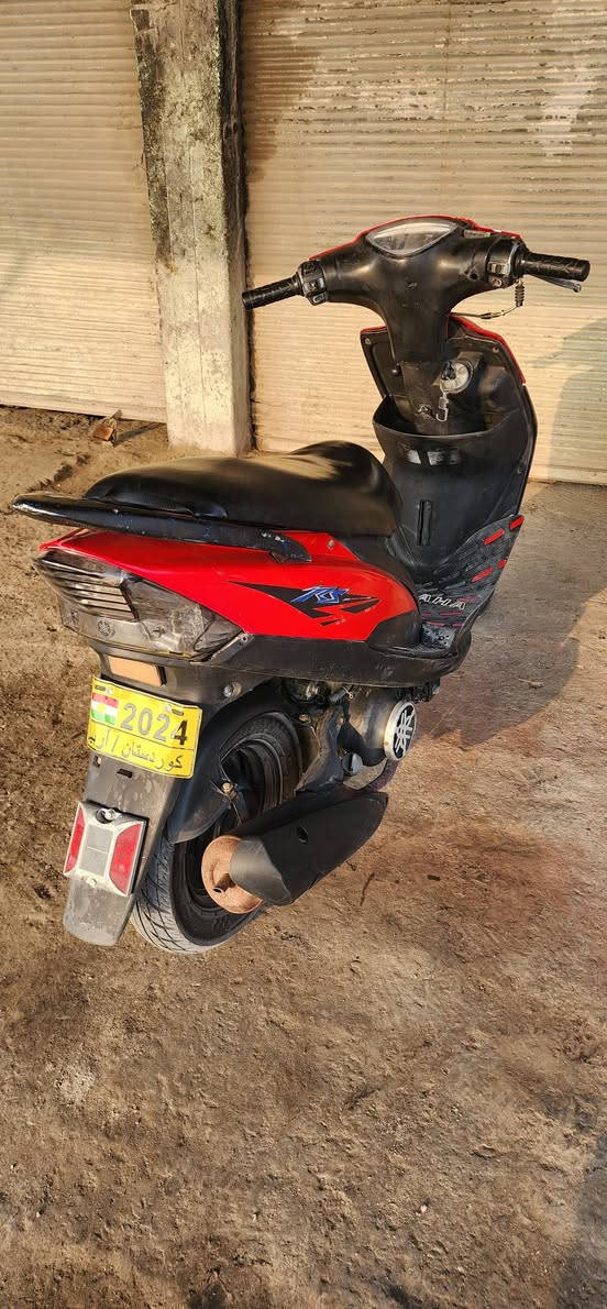 سلام عليكم دراجه ماكس بلاديه نضيفه وحلوه كلشي شغال بيهه تايرات جدد /السعر
475 وبيهه مجال للطيبين /المكان الحصوه
***********
