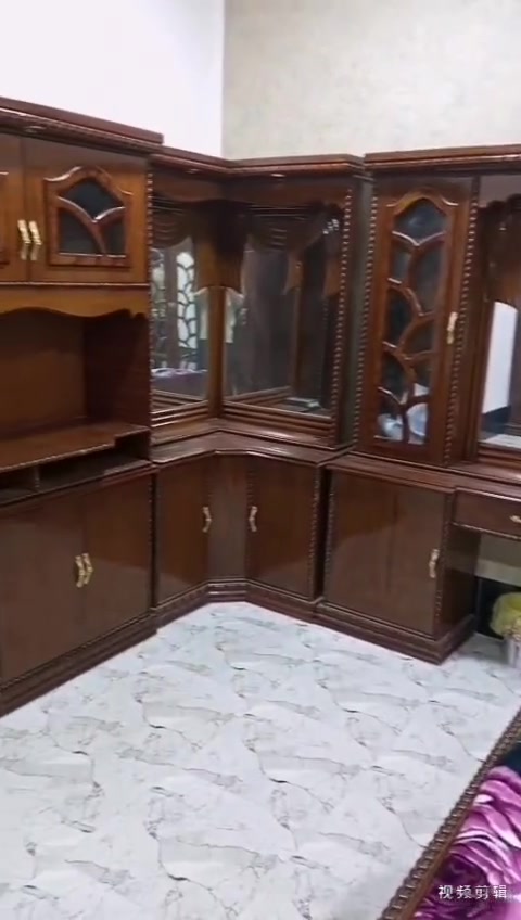 #توجد غرفه اخشاب للبيع السعر مليون 250 وبيه مجال للتواصل مع صاحب الغرفة على الرقم ***********
