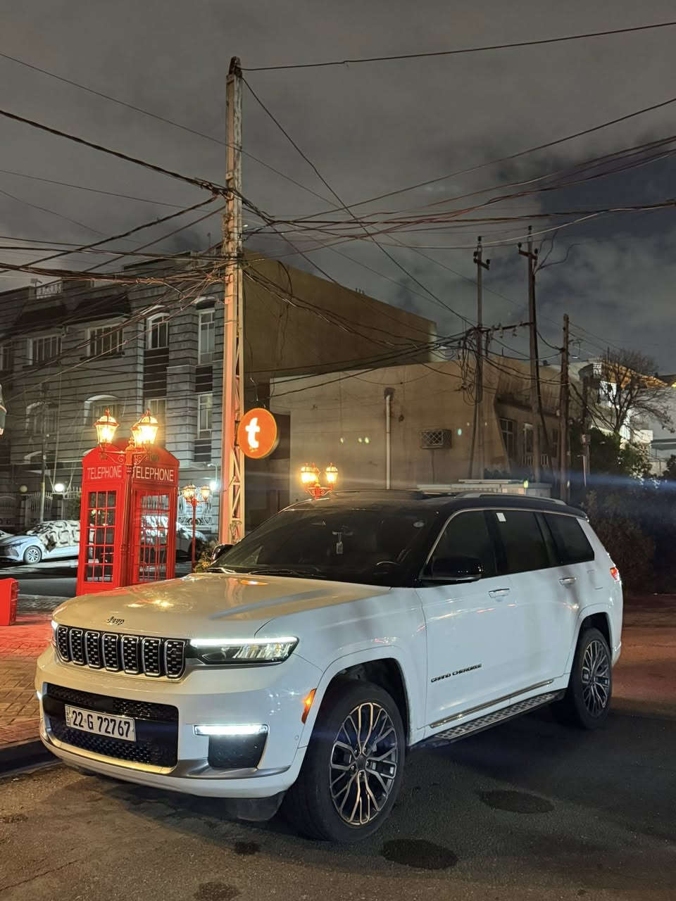 السلام عليكم 
جيب سومت خليجي وكالة هارلم 
موديل 2022
V8 5.7 
ماشيه 48 الف كيلو 
مواصفاتها 
٣ شاشات 
كشنات مساج تدفئة وتبريد 
سستم صوت ماكنتوش 
كامرات 360 وكامرة بلمرايه 
جكات 
رادارات 
قياده ذاتيه 
السياره اعلى فئة بلJeep
السعر 45,000$ وبيها مجال 
الرقم للاتصال ***********
