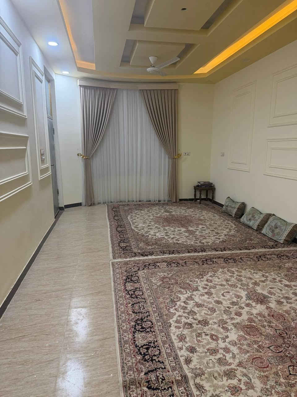 دار سكن للبيع في حي الجوادين
دار مساحه ٢٥٠م ركن 
غرفتين وهول وبراني ومطبخ حار وبارد مجمع صحيات داخليه وخارجيه 
المكان حي الجوادين[٥٧] قبل مدرسه ابا صالح 
بناء جديد سنه ٢٠٢٣ درجه اولى 
مطلوب الى دائره اسكان المثنى تقريبا ٤٠ مليون 
للاستفسار 
*********** 
أو زياره المكتب #سيدجاسم_للعقارات
