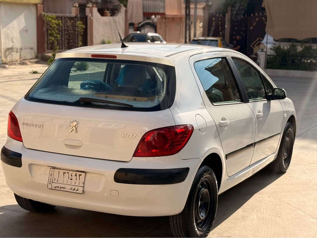 بيجؤ ٢٠٠٦ بدون صبغ 
رقم  كركوك قليل ماشي 
 سنوي جديد مشروع وطني 
دفتر بانزين
گير محرك بشرط بدون صرف بدون بخار 
 سيارة جديد  صدر تايرات كلة جديد 
دهن محرك دهن گير جديد
 تبريد ثلج
سبير شريكة ما نازل 
 مابي برغي نقص سيارة مال بيت كلش ناعم  
شرط تحويل و غرامة 

مكان سيارة كركوك

***********واطس اب كركوك, العراق
