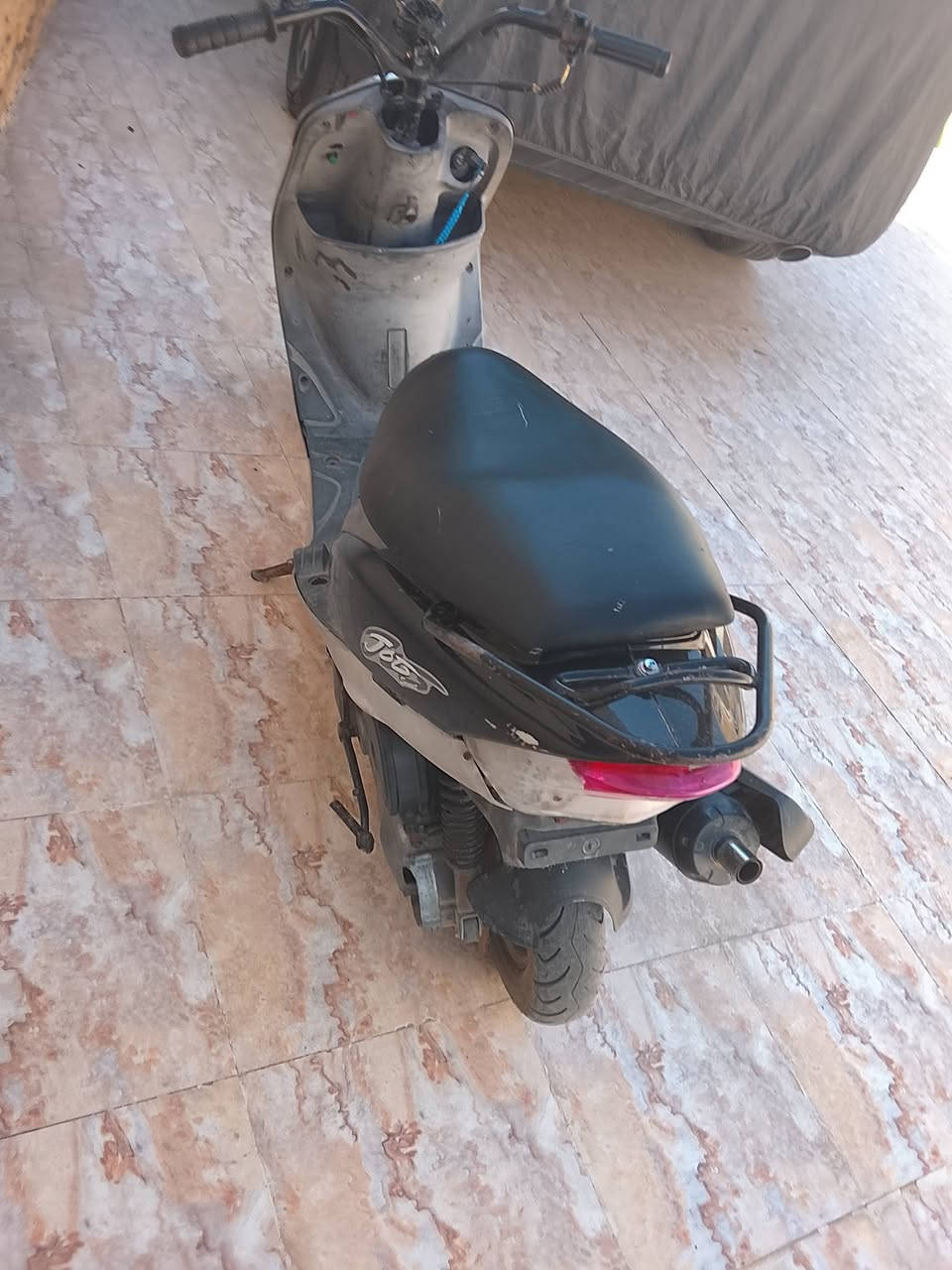 سلام وعليكم ماكس كامله للبيع كامله دراجه نكره سلف بس عوزه باتري جيب باتري وتعال نهضه مشي طيران كفرات كامله كهربايات بيهن خلل السعر 425 وبيه مجال


**إذا كنت صاحب هذا الإعلان وتريد حذفه لأي سبب، رجاءا أرسل رسالة إلى الدعم الفني**