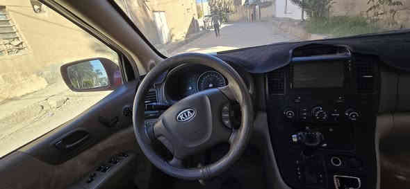 السلام عليكم سيدونا ٢٠٠٧ السياره كشن كهرباء جنطه كهرباء بيهه ضربه بالجاملغ الأمامي 
وبارد بجنطه  مقدار شبر بيه خيط بخار خفيف السعر ١١٥ وبيه مجال 
***********
***********
