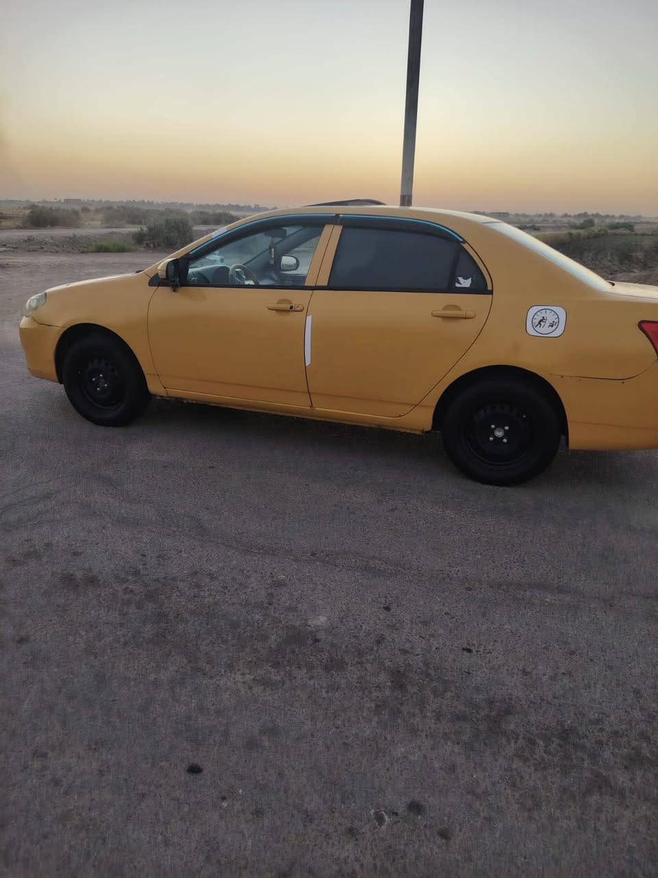 سلام عليكم بيوايدي للبيع سياره كفاله م̷ـــِْن ضربه وصبغ عله وضع الشركه كير مكينه منضومه تبريد قبل 20 يوم شادهن جدد تخم تاير حداديه جديده بسمي اني المالك رقم انكليزي    ***********
