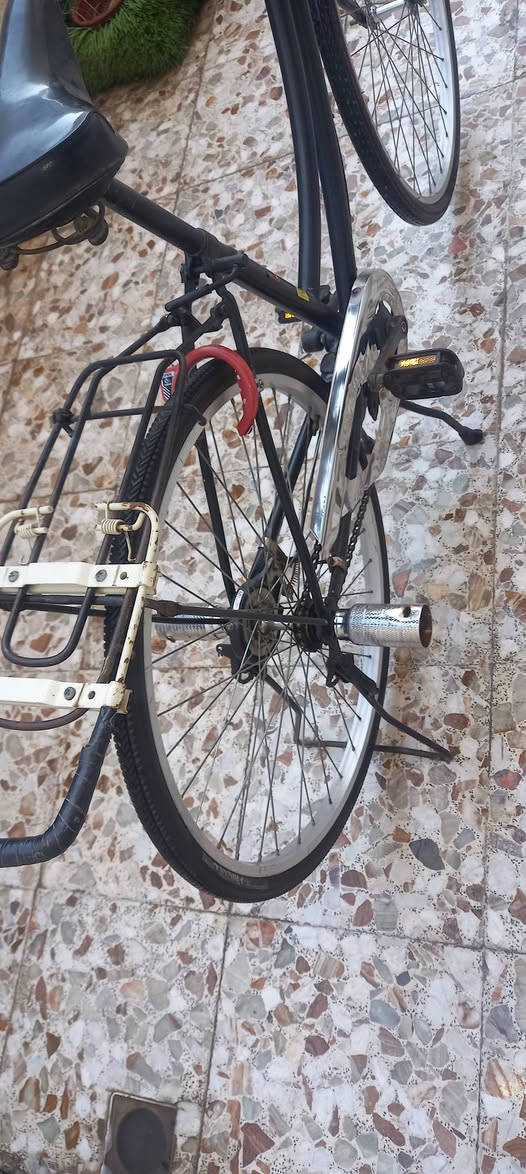 السلام عليكم بيسكل للبيع مكاني كربلاء السعر 40 الرقم ***********
