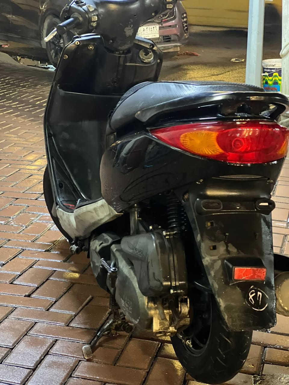 لام عليكم دراجه نوع ابريز للبيع دراج مكفوله كفاله عامه محرك وكهربائيات كله شغاله ناقصه واير كيلو متر بس عليه كلجات رياضي شلعه ومعدل الدراجه سعره 800 وبيه مجال مكاني بغداد الاعضميه رفم الهاتف ***********
