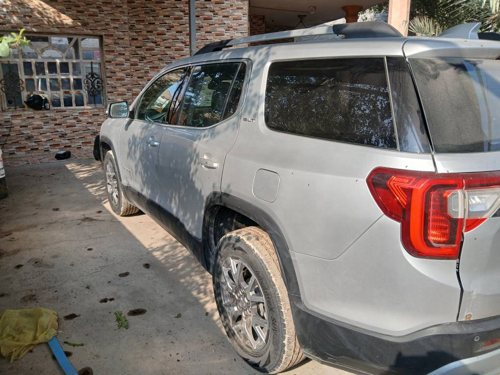 السلام عليكم جي ام سي اكاديا للبيع ***********  او امراوس  موديل ٢٠٢٠ نص فول ٧ راكب محرك ٦ سلندر VVT  كير محرك حدادة كلها جاهزة وارد امريكي حادثها جاملغ خلفي وقبق جنطة الحوض فقط بارد وبيه بارد رقم بصرة تحويل  العنون بصرة شط العرب الصالحية السعر ١٨٥ البصرة, العراق
