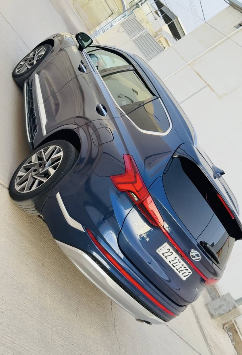 السلام عليكم 

للبيع هيونداي سنتافي 2023 فئة ( كالكرافي 1/1 ) 

فول مواصفات (VIP) اعلى خط انتاج

السيارة رقم اربيل الجديد بأسمي  

ماشية :26 كم

السيارة سرقه قطعتين فقط بدون ايرباك بدون حادث

المواصفات :

محركها 2500 " توربو 281 حصان اقوى عزم من الستة سلندر و اقتصادي

  كير  ٨ نمر  دبل كلج 

تشغيل بصمة و تشغيل عن بعد

بصمة دخول و بصمة خروج

السيارة تتقدم و تترجع من البصمة

فتحة سقف بنوراما 

سقف كنتارا

كامرات 360 درجة

حساس و رادرات 360 درجة 

خاصية الاوتو بارك 

رادار امامي خلفي توقف ذاتي رادار جانبي تنبيه و نقاط عمياء

جميع الكشنات كهرباء 

جميع الكشنات جلد

كشنات امامية تدفئة تبريد 

الكشنات الخلفية تدفئة

كشن سايق خزن وضعيات

مع بردات خلفية بلاد

اشاير بالمري

مري شفط 

مري قلاب مع البك

شاشة كبيرة معَ نظام سماعات هارمن كاردن 16 سماعة

مع نظام Apple CarPlay, Android Auto

ايضاً انارة محيطة داخل السيارة متغيرة الألوان 

مع نظام شحن وايرلس للهاتف

ايضاً اوامر صوتيه

اربع انظمة قيادة (سبورت ،كومفورت ، ثلجي ، سمارت)

عداد السرعة في شاشة السائق يتغير حسب نظام القيادة

مع نظام نزول المنحدرات

هاند بريك بصمة

نظام اوتو هولد

داتشو بالجامة الامامية للسائق لعرض السرعة و تحذير المسارات

لايت امامي اربع عدسات زنون عالي ناصي مع لد نهاري 

بك لايت لد 

اشارة ترحيب عند الاقتراب من السيارة

صندوك شفط كهرباء ايضاً فتح تلقائي 

كامرات اشارة في شاشة السائق 

ويل كب حجم 20

نظام اطفاء و اعادة تشغيل الاقتصادي في الأزدحام 

تدفئة بالستيرن ، شفتات بالستيرن

المواصفات ما تخلص بيها بعد 

السعر (240 $)

 الرقم: *********** واتساب

مكان السياره بغداد
